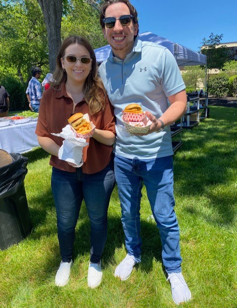 ADPCareers's tweet photo. Building connections is an important part of who we are. ✨

Our recent food truck event brought associates together to enjoy great food, strengthen relationships, and take time to connect beyond their day-to-day work. 🚚🍴

#ADPLife https://t.co/xKrWCq5s5w