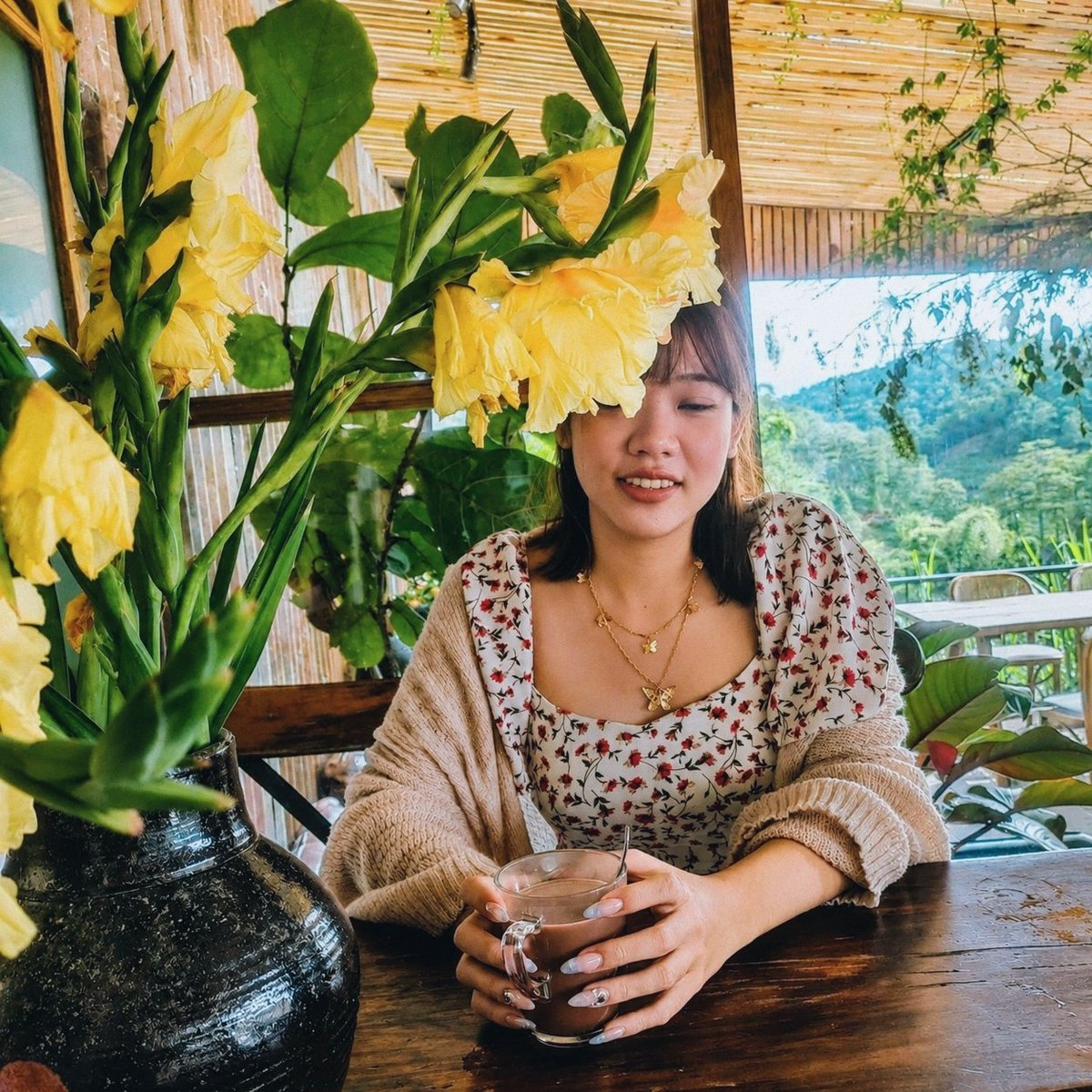 dphuong_'s tweet photo. 29, single, and living life at my own pace

A small peek into my quiet corner:

 Freelancer &amp; micro-investor building freedom

 Proud mom of 2 silly cats

 Novel lover &amp; collector of quiet city moments

Welcome! Take a pause here if your feed gets too loud ฅ⁠^⁠•⁠ﻌ⁠•⁠^⁠ฅ https://t.co/x2hQ3qwUA4