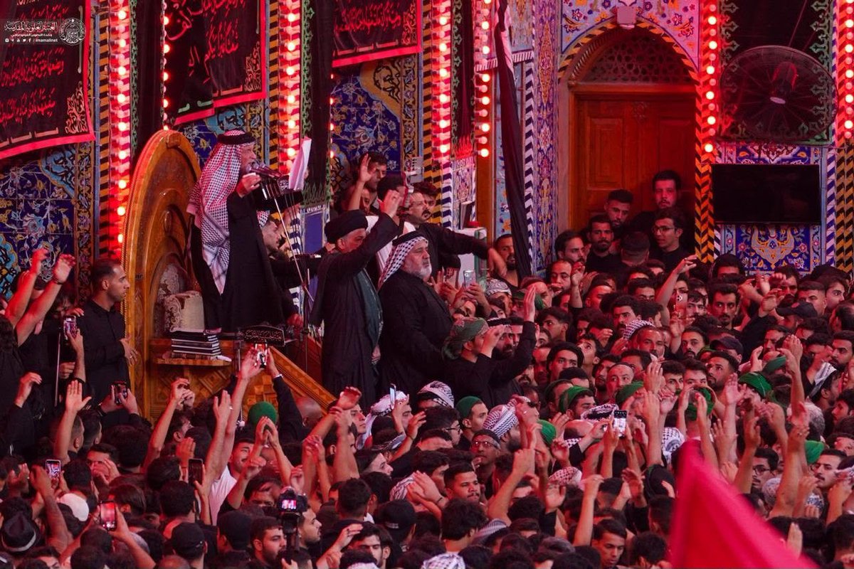 ImamAli_UR's tweet photo. اربعینِ حسینیؑ کے موقع پر اہلِ نجف کی کربلائے معلیٰ میں پُرشکوہ عزاداری

اربعینِ حسینیؑ کے موقع پر نجفِ اشرف کے عزادار حرمِ مطہر حضرت اباعبداللہ الحسینؑ میں حاضر ہوئے اور کربلائے معلیٰ میں عزاداری و سوگواری کی۔

حرم مقدس امیرالمومنین علیہ السلام کے میڈیا سینٹر کے کیمرے کی آنکھ سے یہ روح پرور مناظر ملاحظہ فرمائیں۔