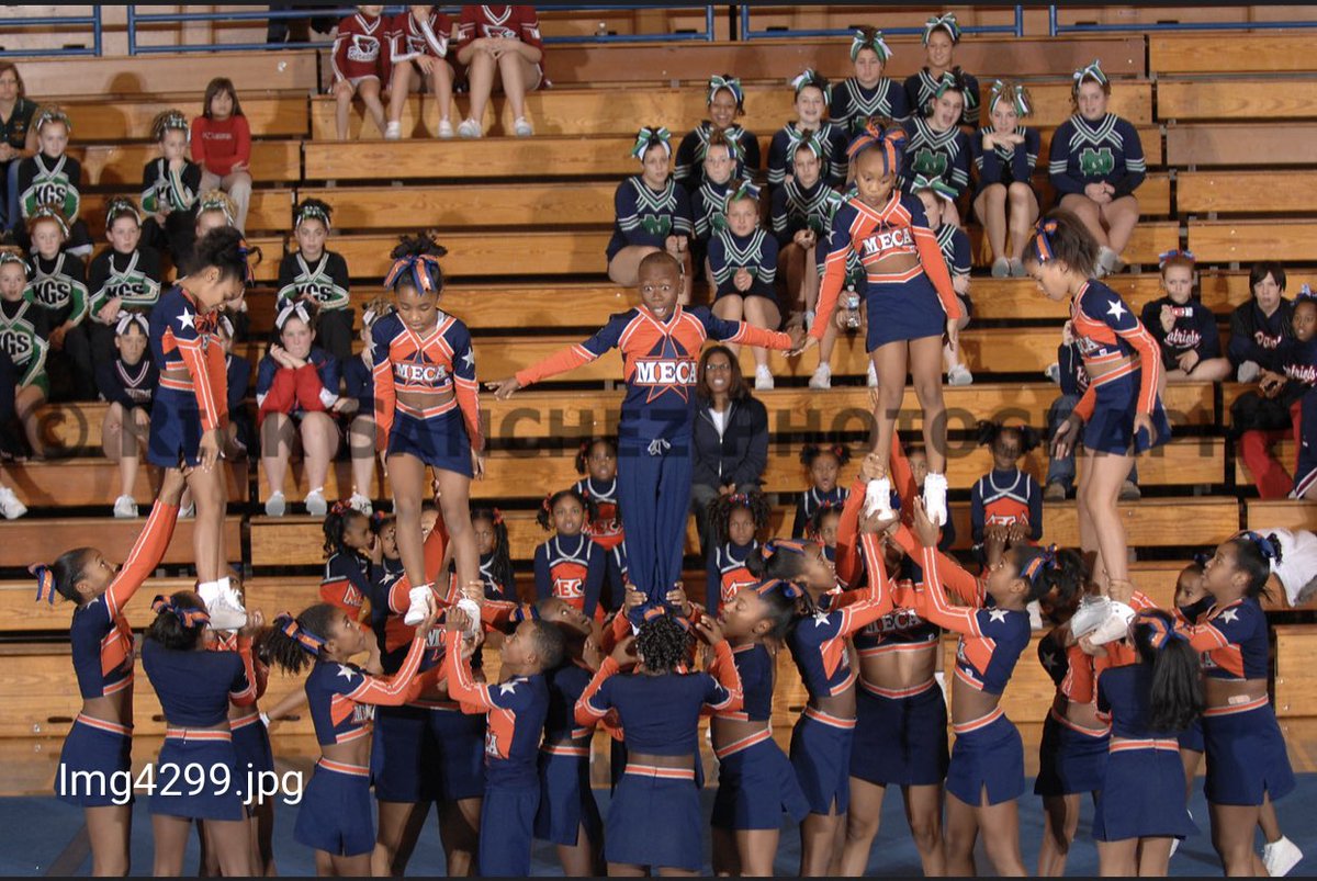 CurttiMagurtti's tweet photo. i was an allstar cheerleader. https://t.co/gfZGWqzn1M