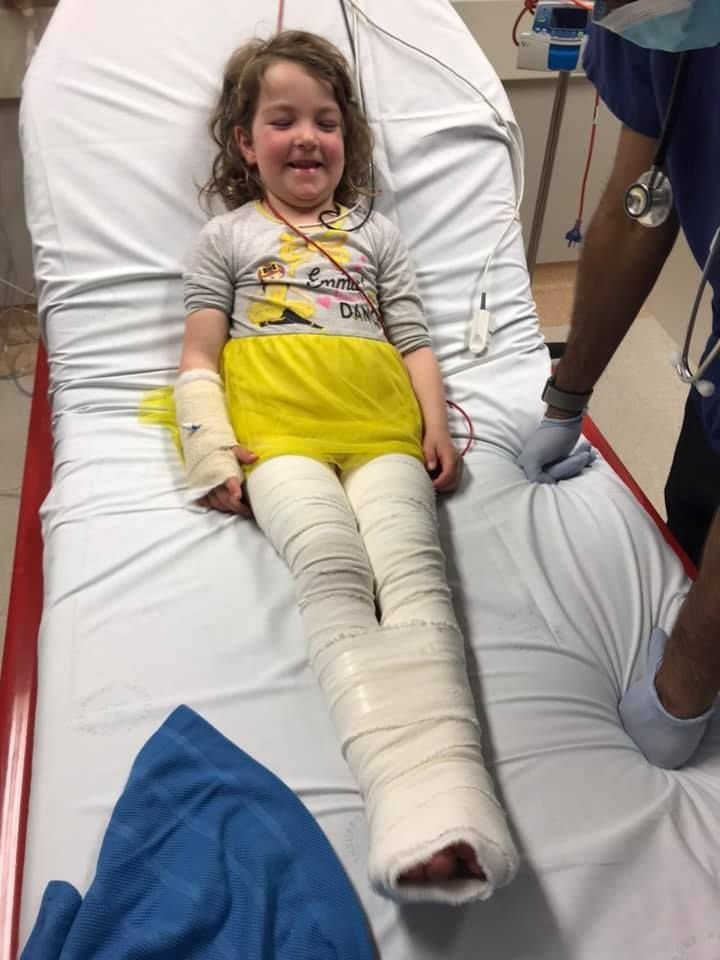 Lisakhant11's tweet photo. Today my daughter cancer freereeeeeeeeeeeee https://t.co/1LCXvvPEuf