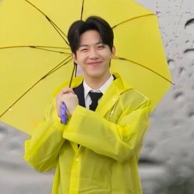 itsberain's tweet photo. So for scientific and artistic reasons... Can you please share with us your favourite pictures of this guy? 👀 #dowoon #day6 https://t.co/phfFNjw8Dm