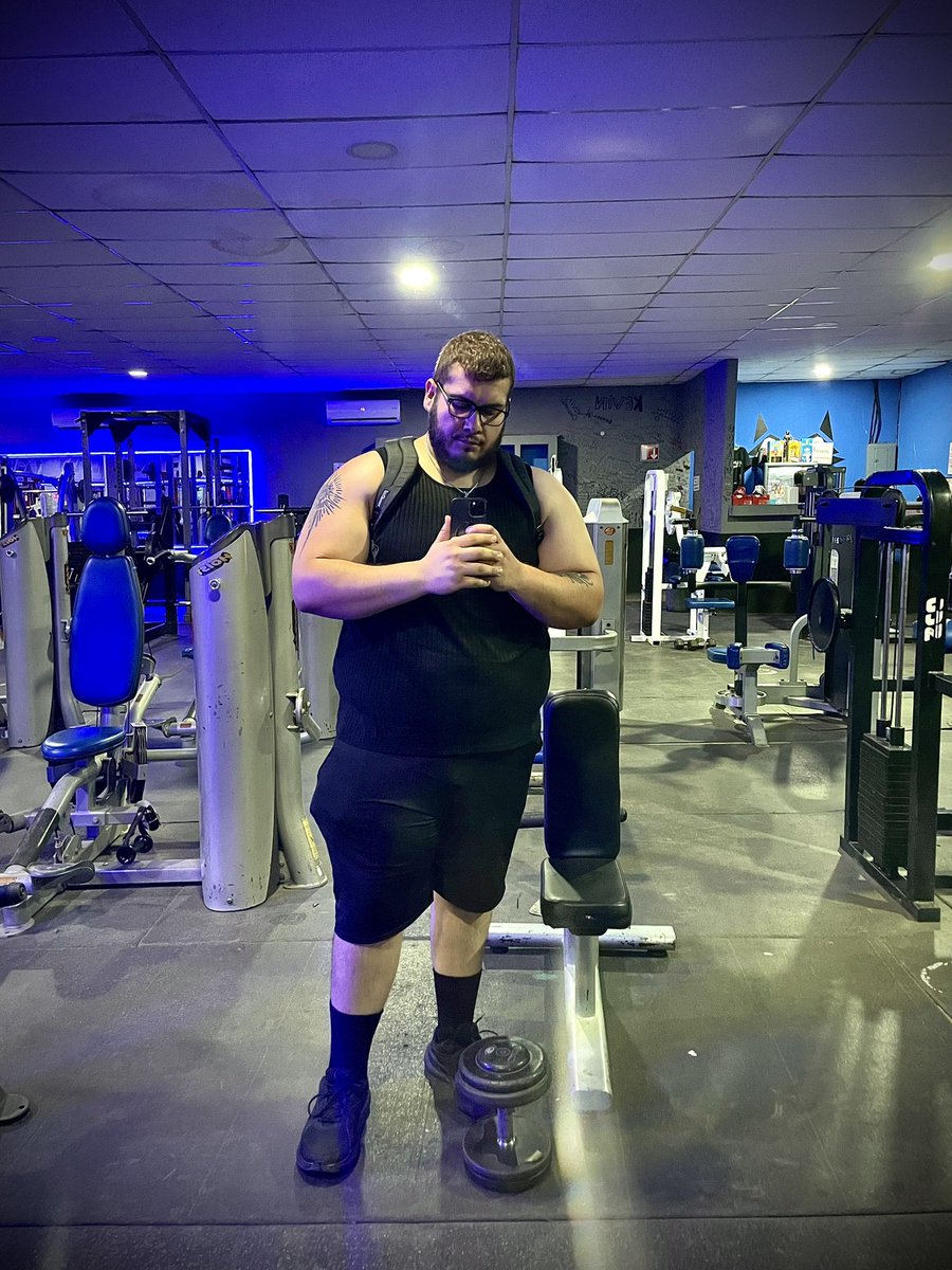 musclepanzon's tweet photo. Anoche. 🌙

#gaybear #Beargay #bearmex https://t.co/4nN9JtiQFV