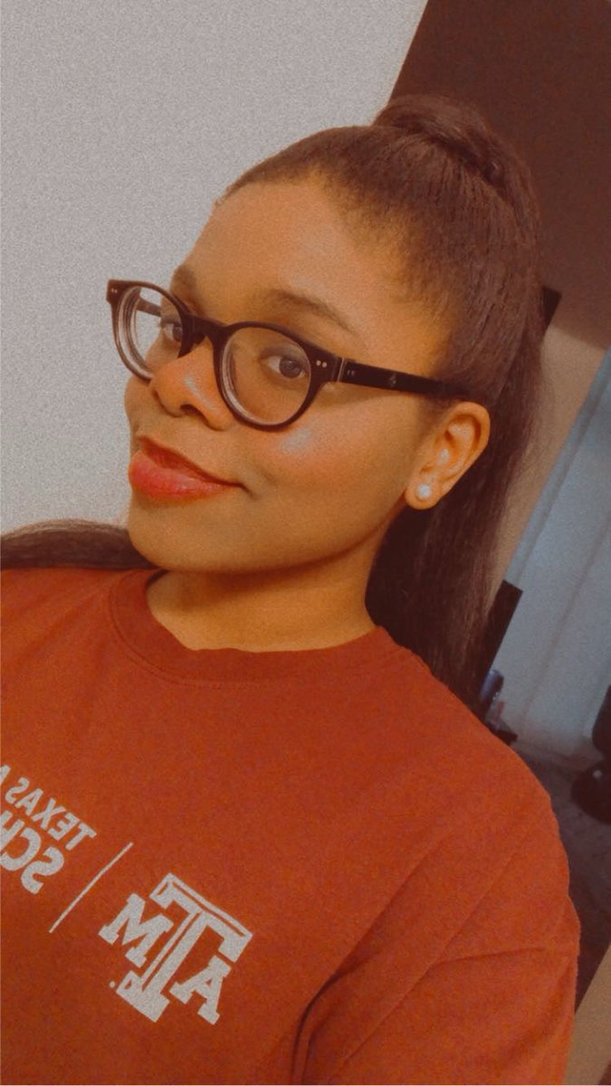 17theQueen's tweet photo. ✨😌 Can’t wait until next month https://t.co/JlGAAz8yIG