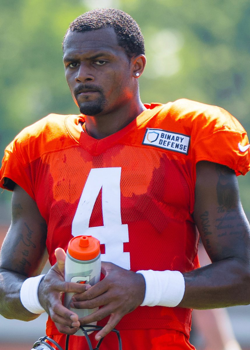 PolymarketSport's tweet photo. 🚨JUST IN: Deshaun Watson was boo’ed by Browns fans at Cleveland’s training camp https://t.co/6G8FutjAtq