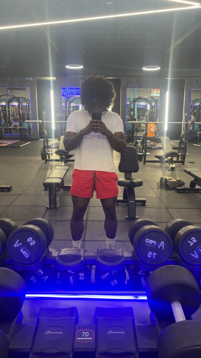 toomuchkaleb's tweet photo. Gym been hitting lately https://t.co/KztAiNuXRG