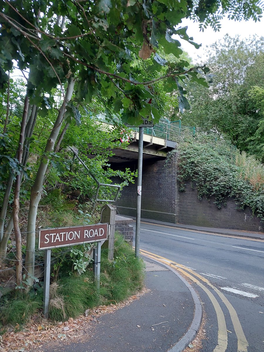BrownhillsWMP's tweet photo. Officers have been in Pelsall this evening looking for a group of teens that have been causing ASB.  Thinking it's funny to throw eggs at passing vehicles. If anyone sees a group of teens aged between 10-14 yrs acting suspicious at this location please call 101. https://t.co/XYibRQBTVl