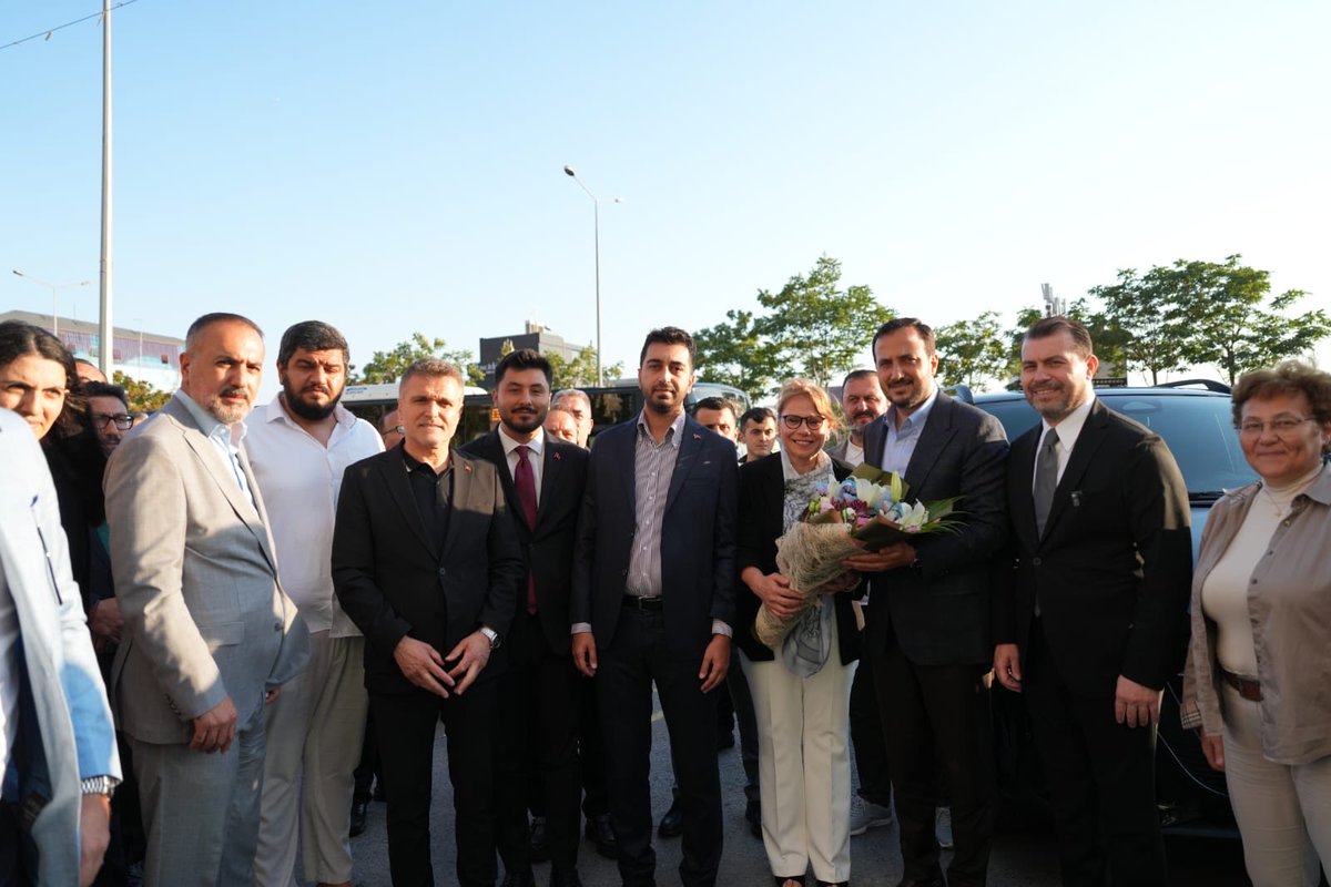 EyupKocalar's tweet photo. Genişletilmiş İlçe Toplantımızı; İlçe Başkanımız Şeref Çolak başkanlığında, İl Başkanımız Abdullah Özdemir, İl Gençlik Kolları Başkanımız Nevzat Yüce, Belediye Başkanımız Eren Ali Bingöl ve teşkilatımızın yoğun katılımıyla gerçekleştirdik. https://t.co/JHh1AkLUdI
