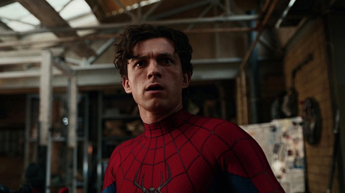 V_Vendett4's tweet photo. Ver estas dos películas y seguir diciendo que Tom Holland no es un buen actor es no prestar atención a sus actuaciones. https://t.co/FaOJuAeCwl