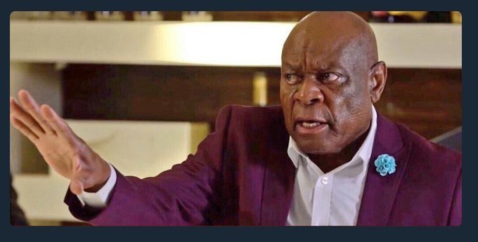 Rozvi_'s tweet photo. @SandileMakeba 15 billion  was stolen  And we're  now paying  for not holding those  responsible  accountable  because  they're  now  doing it  every year https://t.co/1IEoICccBn
