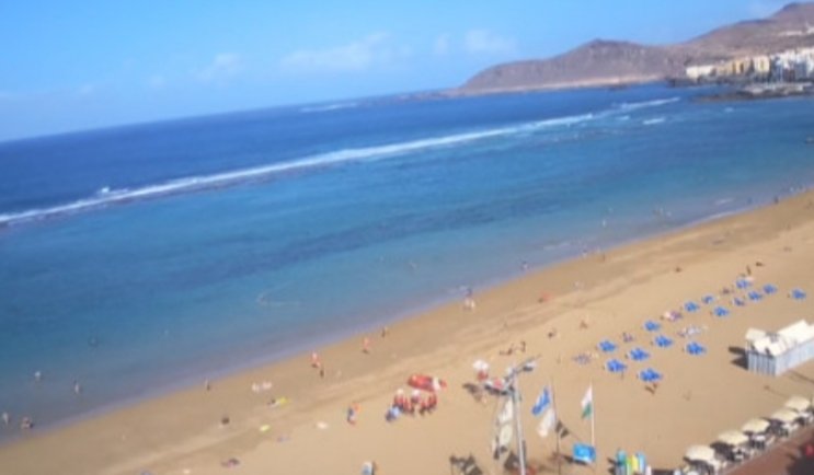 CanariasLele's tweet photo. Playa de Las Canteras. https://t.co/b8jnhGSx85