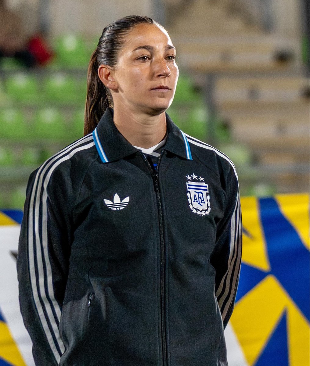 FutbolerasAR's tweet photo. 🗣️🗯️ Las palabras de Aldana Cometti, capitana de la Selección Argentina, ante el Senado en rechazo al proyecto de ley sobre falsas denuncias:

“El año que viene somos nosotras las que jugamos el mundial, si esta ley se aprueba salimos a la cancha perdiendo” https://t.co/wmyodsp2lu