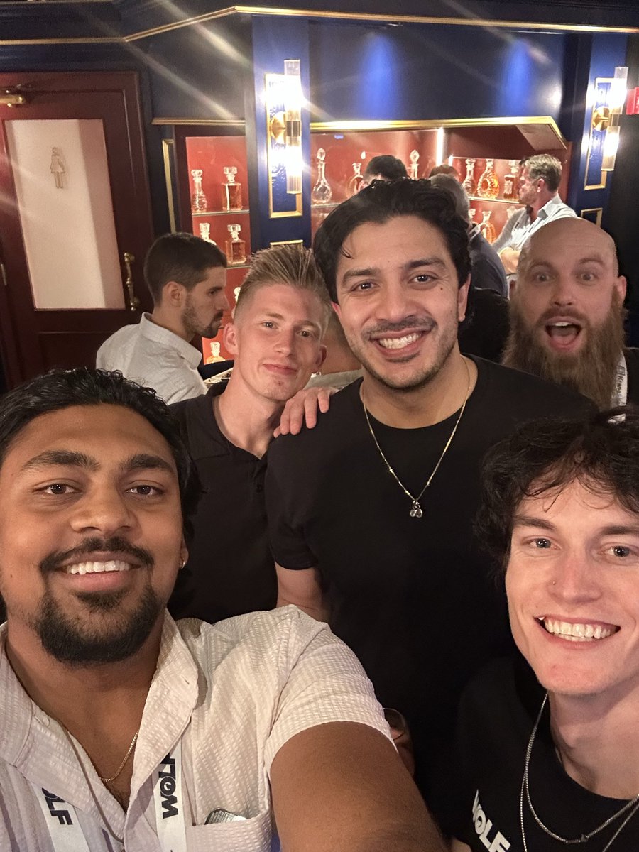 RealKyga's tweet photo. Great time with the best and an incredible @WOLF_Financial summit

@StockMKTNewz  @stocktalkweekly @PaperGainsInc https://t.co/K8zm6yKNVh