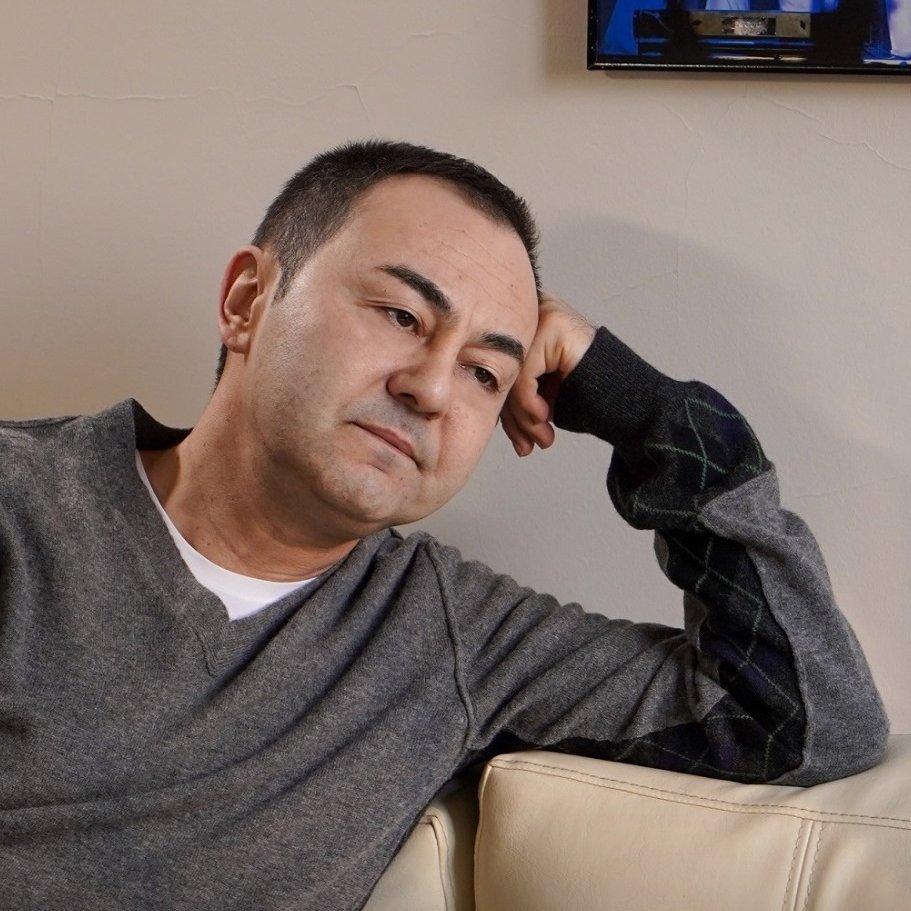bosunatiklama's tweet photo. Serdar Ortaç: "Evlilik akıl hastası işi. Deli olmak lazım." https://t.co/ma2PX1oIEy