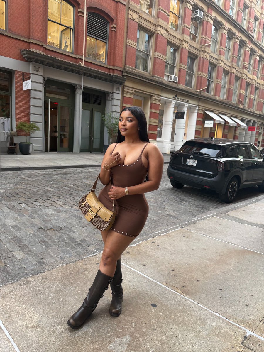 averib_'s tweet photo. Your favorite girl or nothing!🤎 https://t.co/f3FPhR0dXm