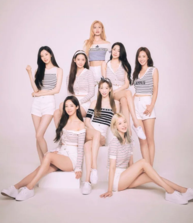 AboutMusicYT's tweet photo. Girls Generation is expected to make their highly anticipated 20th anniversary comeback in 365 days. https://t.co/Wt3KmEANoW