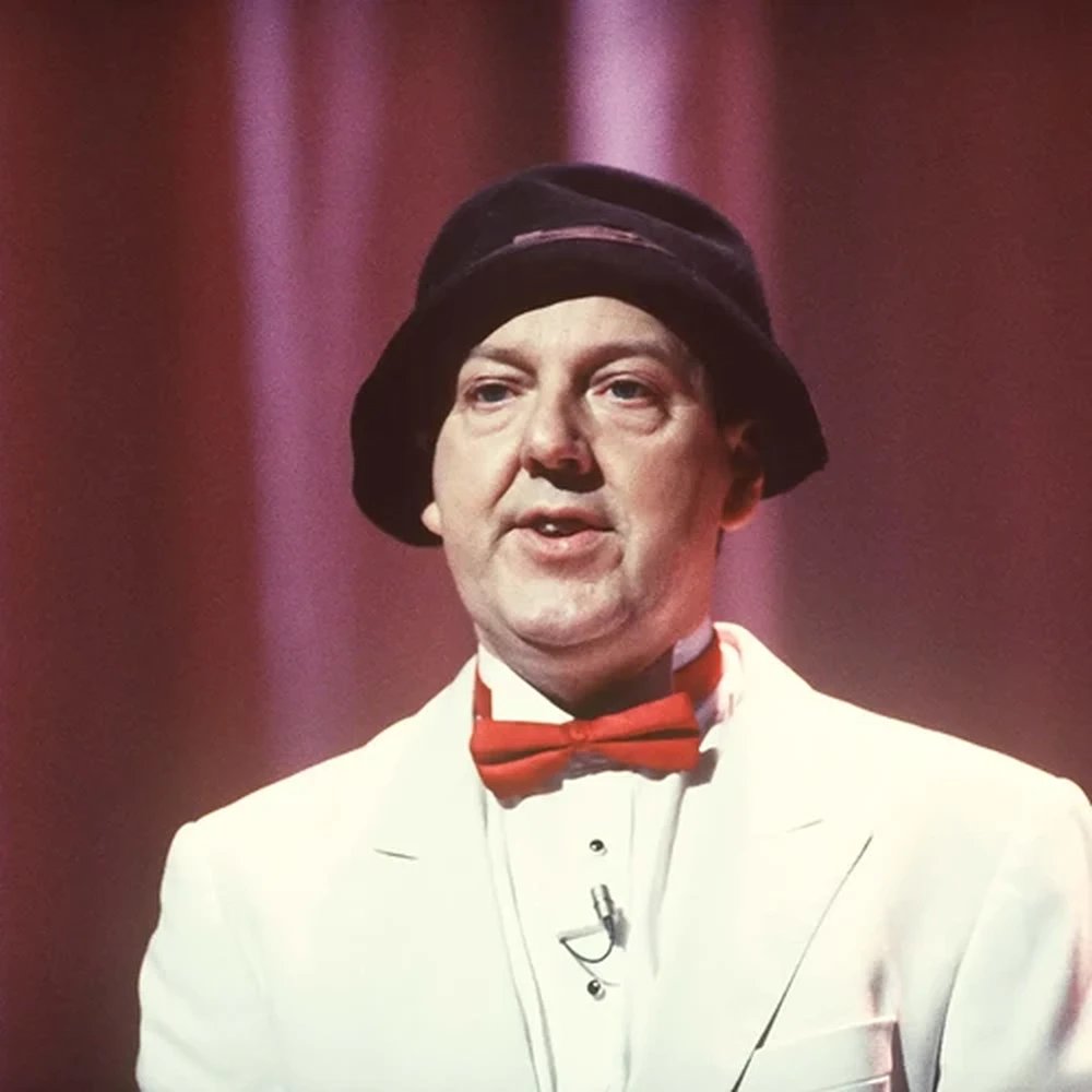 noeljames3's tweet photo. o'n i'n dwli ar schtick y bachan....C.M.H  Jimmy Cricket https://t.co/0pbiwM5g4A