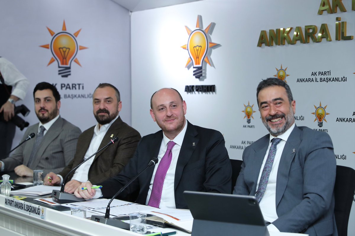 abuyukgumus's tweet photo. 14 Ağustos kuruluş yıl dönümü etkinliklerimizin hazırlık toplantısını, Tanıtım ve Medya Başkanımız Sayın @acarfaruka ile birlikte Ankara İl Başkanlığımızda gerçekleştirdik.

Milletimizin güveni ve desteğiyle çeyrek asırdır Türkiye’mize hizmet eden AK Parti’miz, aynı inanç ve kararlılıkla geleceğe yürüyor.

Milletimizle Çeyrek Asır, Türkiye Geleceğe Hazır 🇹🇷