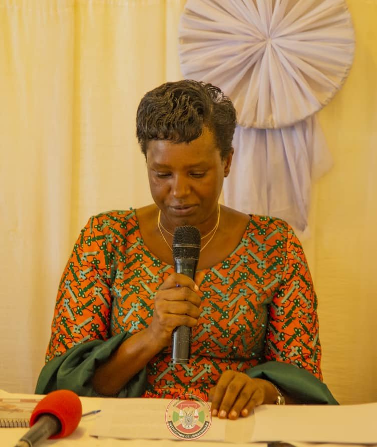 OmbudsmanBI's tweet photo. L’Ombudsman du #Burundi Aimée Laurentine KANYANA : "Notre mission est de consolider la bonne gouvernance, promouvoir une administration respectueuse de la loi, protéger les citoyens contre les dysfonctionnements, et renforcer la cohésion sociale par la médiation." https://t.co/ZXqROgPXq4