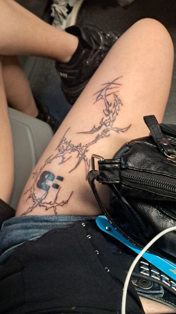 BleedingRy0ka's tweet photo. Mi tatuaje os moggea a todos https://t.co/Fap6mV1272