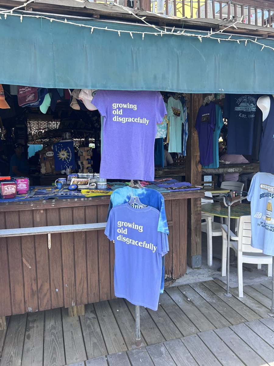 HistoricSeaport's tweet photo. Did you know➡️ Schooner Wharf Bar also sells👚t-shirts, hats 🧢 and other special Key West-style souvenirs?

You can eat, drink &amp; shop all in one place 🍽️🍹🛍️ #KeyWest #HistoricSeaport #SchoonerWharf #Harborwalk #KeyWestLife https://t.co/YzBWSv4lrd