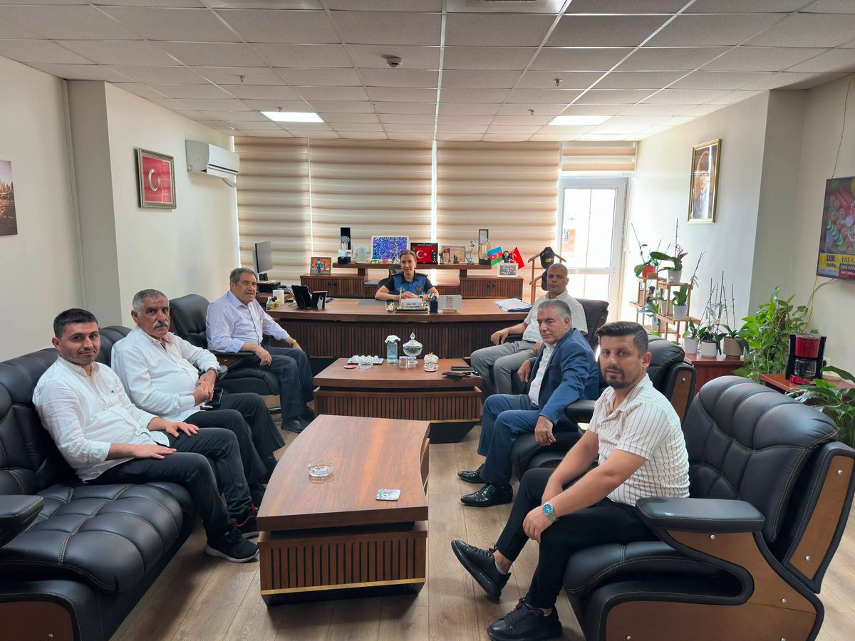 huseyin0147's tweet photo. Toplum Destekli Polislik ve Sosyal Hizmetler ve Sağlık Şube Müdürü Sn. Semra KAN Hanımefendiyi MAR-DAD Başkanı, İlkhaber Gazetesi sahibi Halil Arslan , MAR-DAD Genel Sekreteri Yunus Altunkaynak , Gençlik Kolları Başkan Yardımcısı Emre BAŞAK, Hemşehrimiz Halil GÜNAYDIN ve Elit Balo Salonu sahibi Mehmet Kapan ile birlikte ziyaret ettik. Misafirperverliğinden dolayı Müdür Hanıma teşekkür ederiz.

Adana'daki Mardinliler Dayanışma ve Sosyal Yardımlaşma Derneği MAR-DAD Onursal Başkanı (Kurucu) Hüseyin TALAY

@Mardad_01 
@ADANAMARDAD