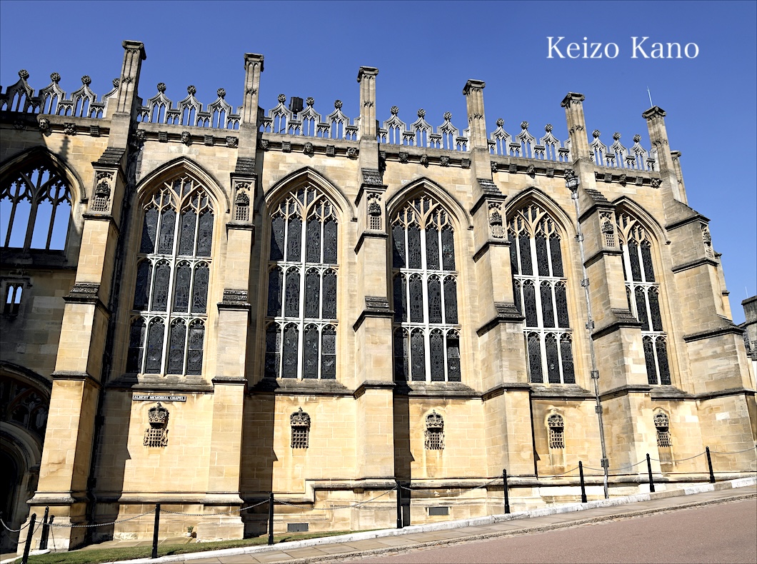 Kano_Kindle's tweet photo. #イギリス　#ウィンザー城　#名所　

ウィンザー城のロウアー・ウォードに下りると、アルバート公記念礼拝堂がある。ビクトリア女王（在位１８３７〜１９０１年）は、夫のアルバート公と共にこの城に住んだが、１８６１年に亡くなった夫を追悼して、聖ジョージ礼拝堂の隣の古い礼拝堂を改装した。 https://t.co/RMwBl8Bdg4