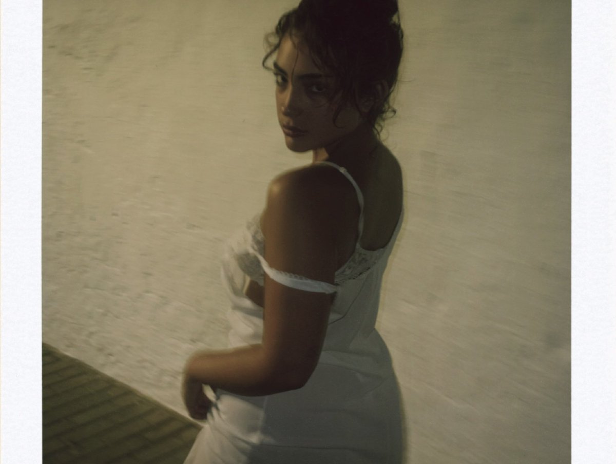 vissidvioleta23's tweet photo. 📸| VIOLETA vía IG Post (5)

https://t.co/gbZngePesr

“bueno esq al final la vida es un poco eso que pasa sin que te des cuenta no? algunos momentos de este verano en el que estoy trabajando un montón y escapándome cuando puedo para llenarme el <3333” https://t.co/NQTAof1kns