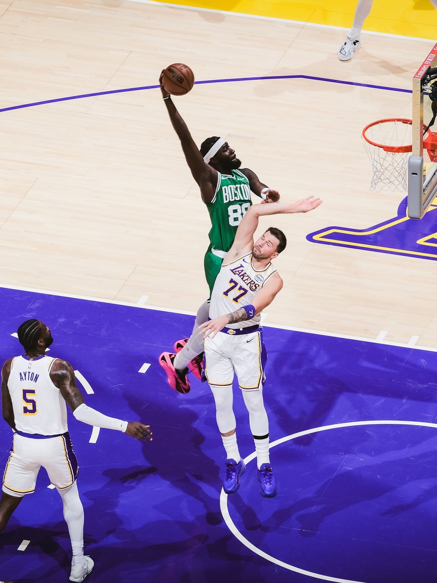 celtics's tweet photo. Every angle makes it more impressive 👏

#NBADunkWeek https://t.co/QJROSlMrk4