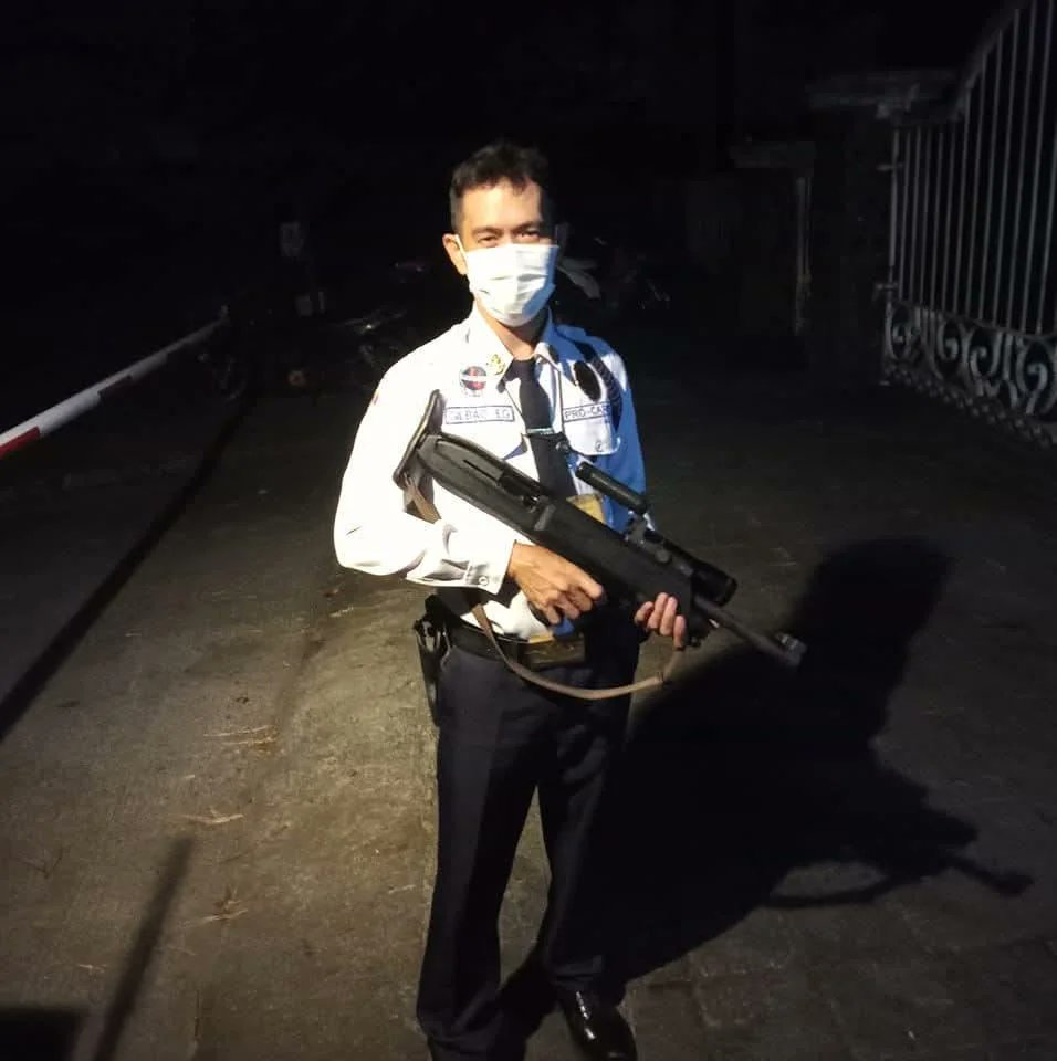 trip_to_valkiri's tweet photo. Another interesting shotgun used by Mall Guard in the Philippines - High Standard Model 10. https://t.co/IE5AYPVrPw