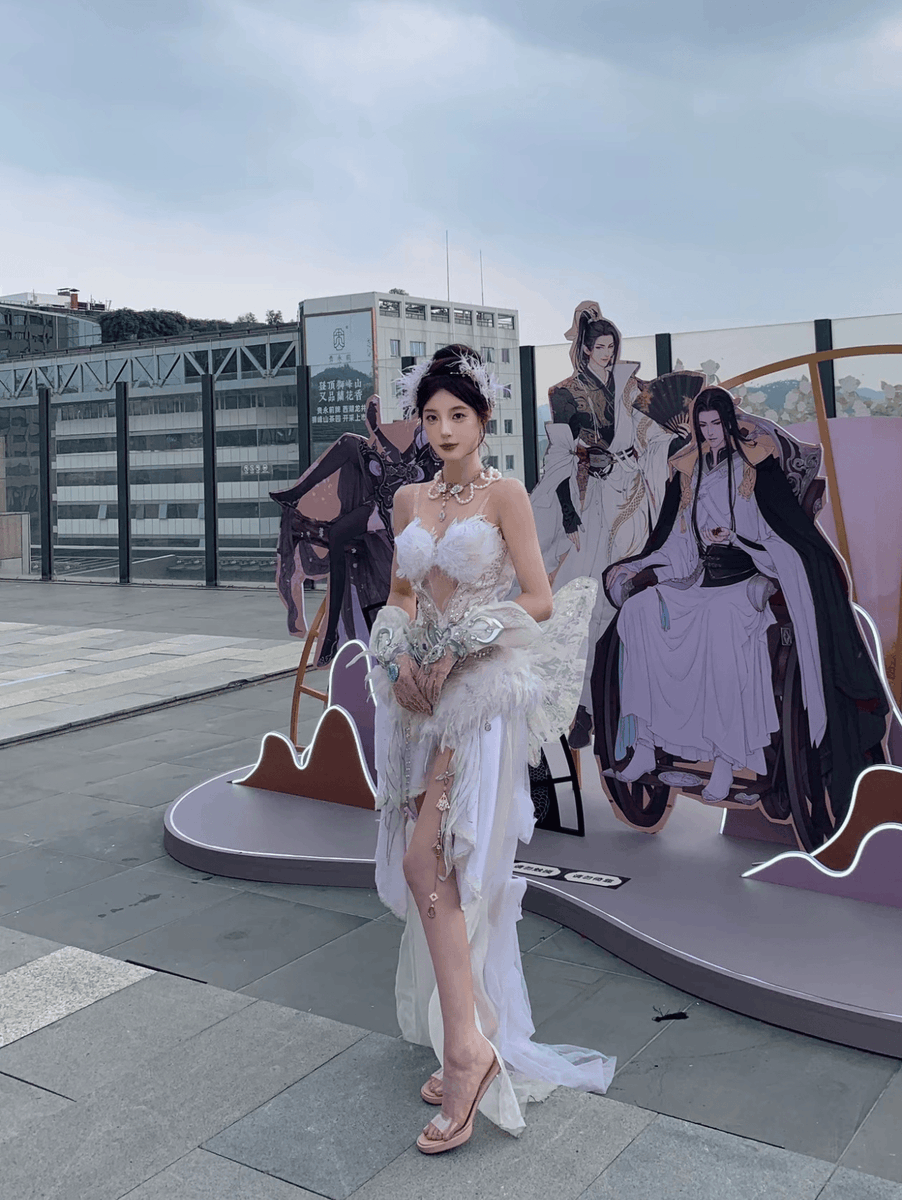 jangseo96751729's tweet photo. 今天的快乐是漫展给的！coser老师们太会了，集章抽到了隐藏款，还约到了超满意的合影，逛到脚酸但全程咧嘴笑，下次还来！， https://t.co/4a9Y94KZWG
