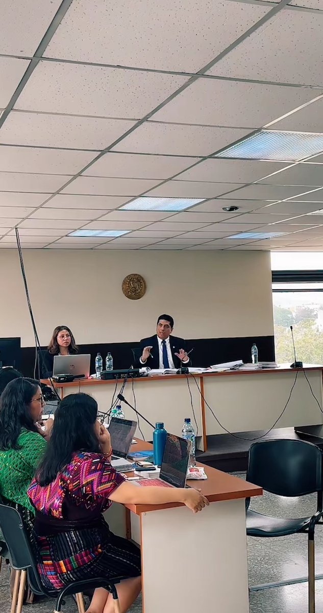 danydoggy's tweet photo. En que momento un prófugo de la justicia #MynorMoto se pone a juzgar guatemaltecos honestos que han promovido democracia en nieto país?? ? Así de degradado esta esl sistema de Justicia ahora los patos le tiran a las escopetas y pospone el desgraciado la audiencia para el 22 sept. https://t.co/NSMSMgUdYZ