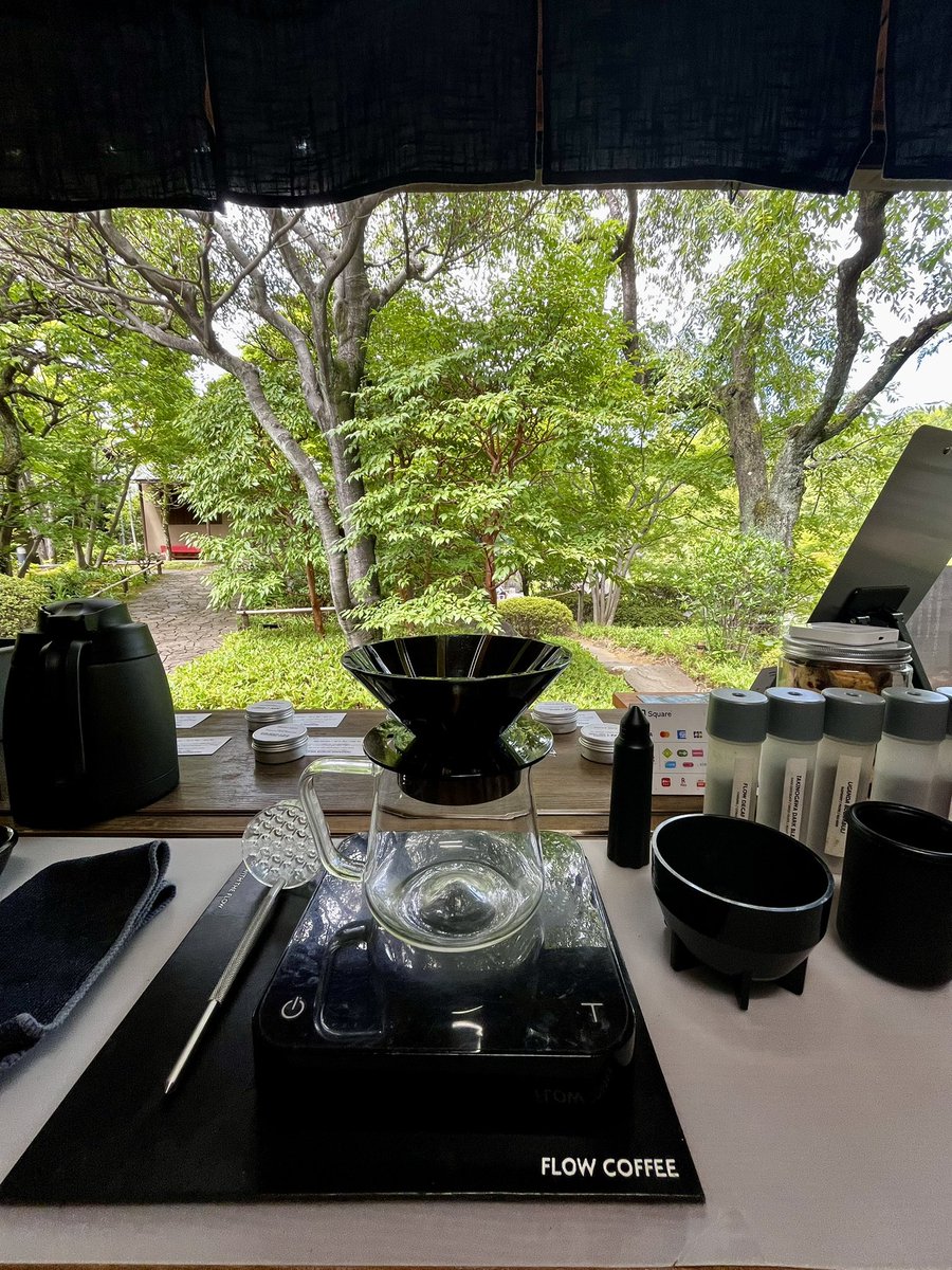 flowcoffeejp's tweet photo. FLOW COFFEE STAND@目白庭園、オープンしてまーす🖤
目白駅から徒歩5分、緑溢れる庭園にぜひお越しください😉✨☕️ https://t.co/IfkjnodWuL