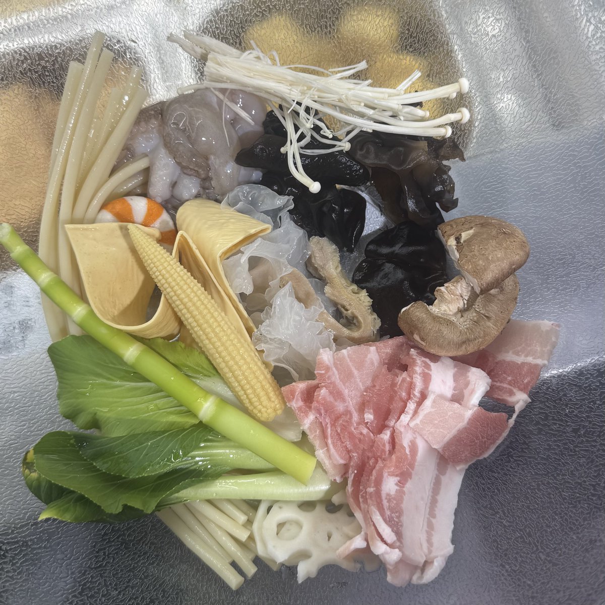 HNaOWViUS's tweet photo. 牛骨スープはぎゅーこつたん？
おいしかったーーーッ🍲😋 https://t.co/ZATYBGlKuN