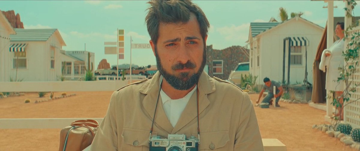 RoadToBalala's tweet photo. Asteroid City, en fait... d'un côté j'aime bien ce film de Wes Anderson, l'humour marche bien et tout, mais d'un autre côté, et ça me casse les couilles depuis son film L'Île aux chiens, je ne comprends pas pour quelle raison Wes Anderson parasite ses intrigues à chaque fois... https://t.co/eU3TrG0Asl