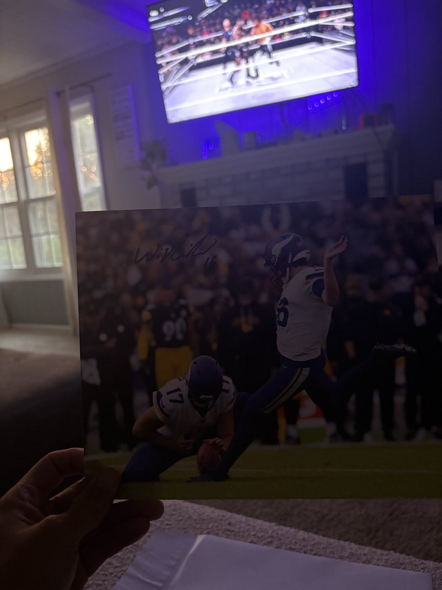 randymossome's tweet photo. @WillReichard this is getting framed and going on the mantle https://t.co/BZ53pbYJWC