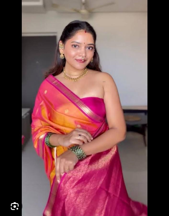 uchiha5904's tweet photo. Shivani Manchekar is so hot #shivanimanchekar #hot #sexy #actress #marathiactress #marathi #bhabi https://t.co/FvJCYIGHho