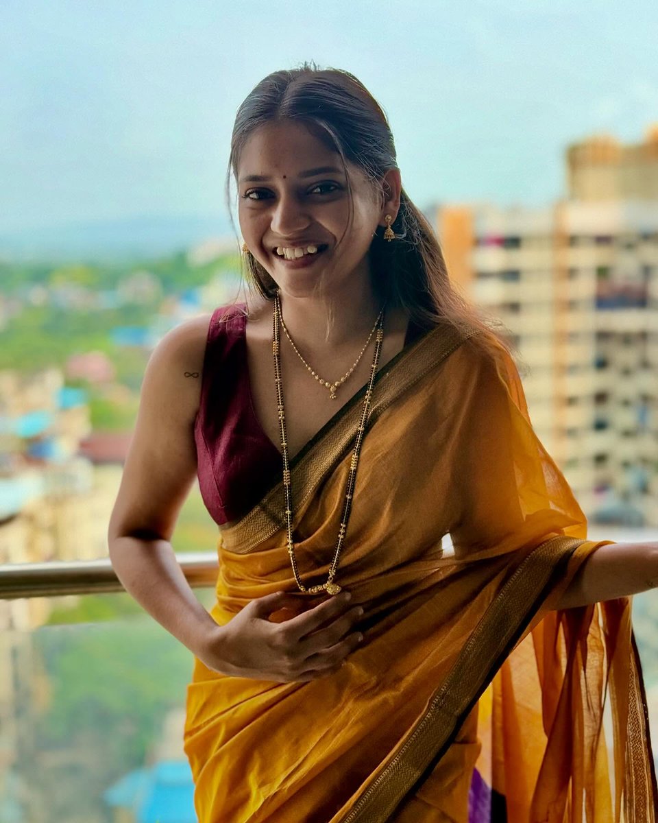 uchiha5904's tweet photo. Shivani Manchekar is so hot #shivanimanchekar #hot #sexy #actress #marathiactress #marathi #bhabi https://t.co/FvJCYIGHho