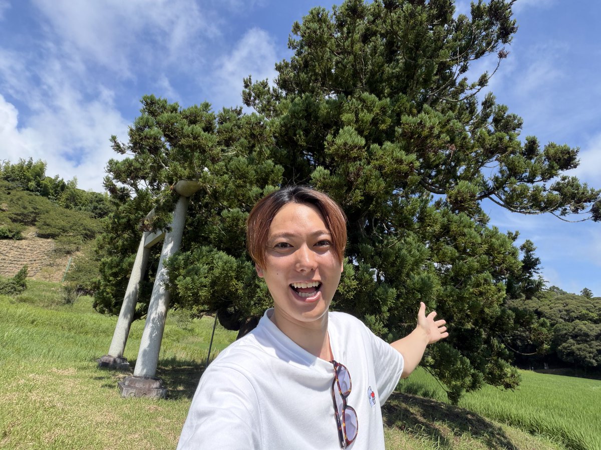 torokerooooo's tweet photo. 本日8月5日はURIBO誕生3周年✨

いつもURIBO応援ありがとう！！
パワースポットで願掛けしてきました。

URIBOの夏Tシャツも8月10日ごろ届く予定なのでお楽しみに🔥

そしてもう一つ嬉しいお知らせがあるので楽しみに待っててね〜

#URIBO https://t.co/wjs4zDrHp0