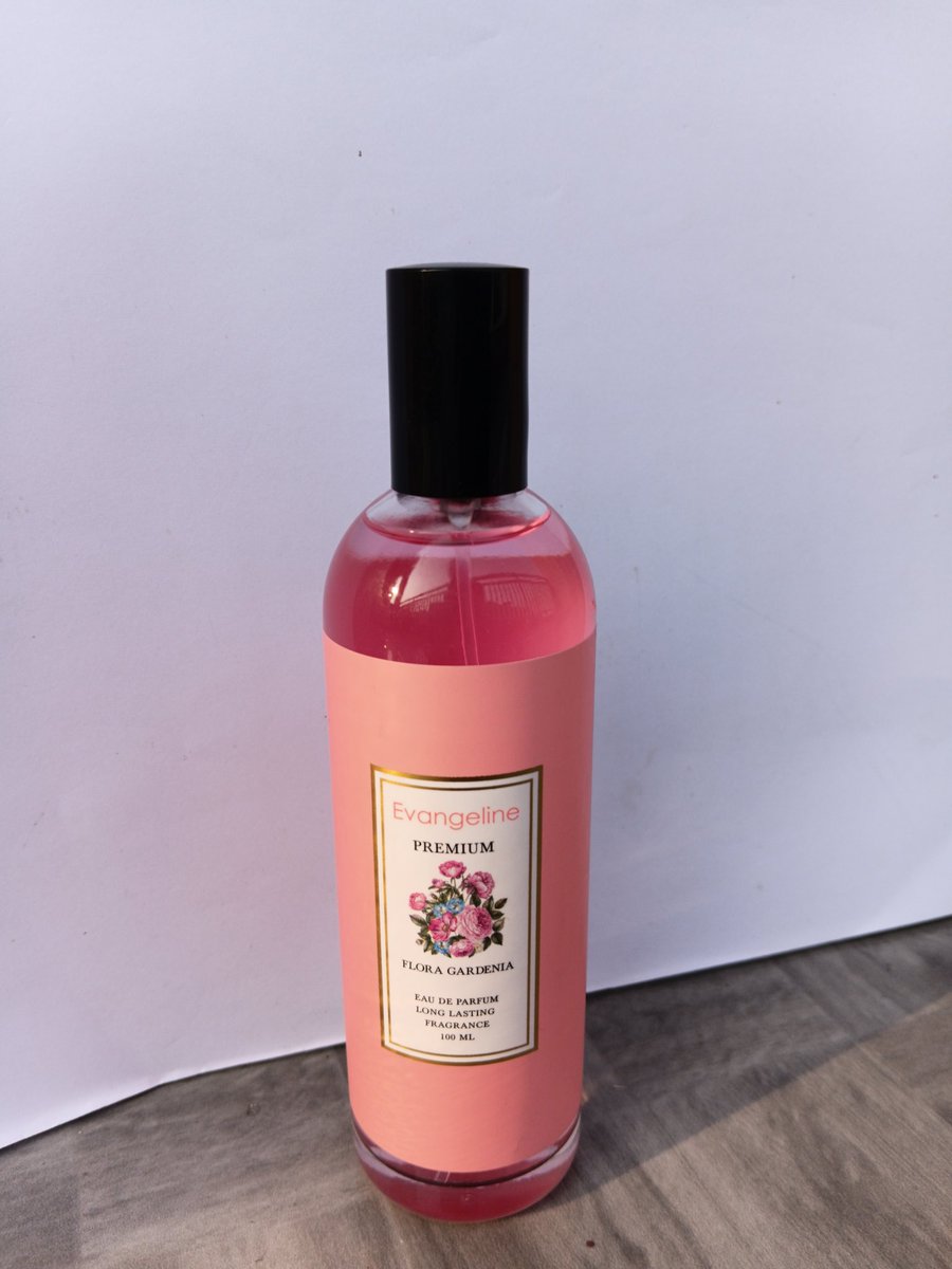 enengbil's tweet photo. WTS preloved parfum Evangeline Flora Gardenia 23k only ✅️

Wangi soft floral, elegan.
Baru 3x spray
Exp :11/30
📍Tangsel https://t.co/fUfpRl7JL7