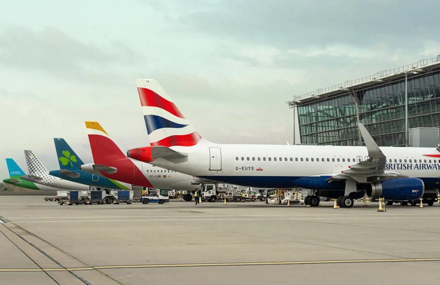 AvSourceNews's tweet photo. International Airlines Group (IAG), the parent of British Airways, now expects flat capacity through 2026 after the Middle East conflict disrupted routes and raised fuel costs.

https://t.co/C454NGXNbh

#IAG #avgeek #aviation #aviationdaily #Aviationnews https://t.co/JPuxNosHA6