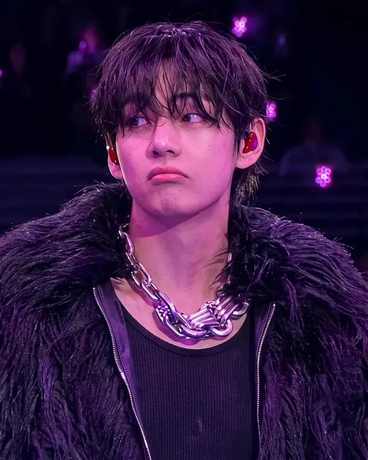 MultiLynette's tweet photo. OKAY! ARMY, I NEED to know if anyone has photos from Jersey that resemble this type of photo (all members) 👀👀👀 
Clear photos in general I’ll take bc I need BTS NJ photos for my lockscreen🥹😅
#BTS_WORLDTOUR_ARIRANG 
#BTS_WORLDTOUR_ARIRANG_EASTRUTHERFORD https://t.co/pGa6VW7Ofb