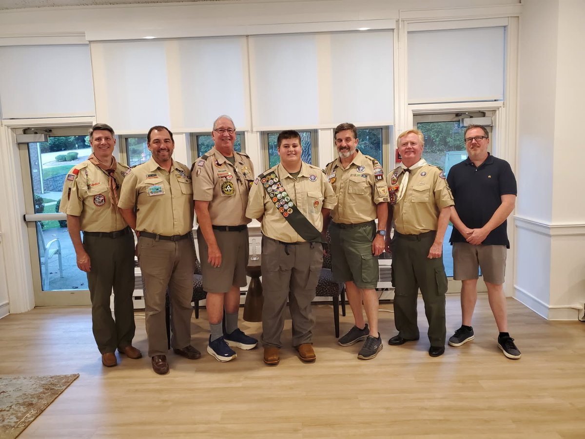 MatthewScelsi's tweet photo. Officially an Eagle Scout, couldn’t be more grateful for all of the people who helped me along the way. Thank you to my friends who came out to celebrate! https://t.co/uesLlqAfW2