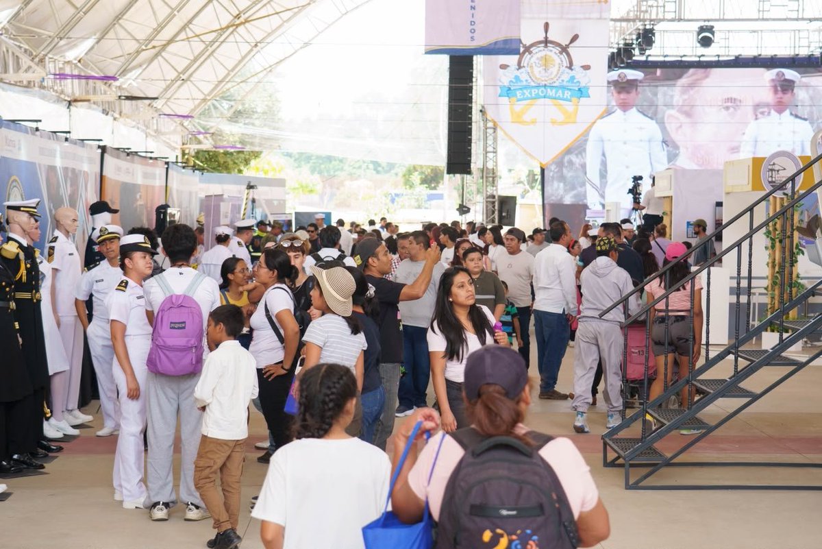 GobOax's tweet photo. 🎉⚓️ En el Festival #VeraNiñez2026 y la #EXPOMAR pasarás grandes momentos.
El @parqueprimoax abrió sus puertas para recibir a niñas, niños, adolescentes y familias, quienes disfrutan de actividades interactivas en 32 stands: tirolesa, mini pista del infante, talleres de nudos, binomios caninos, demostraciones de contraincendios y áreas de rescate.
Recuerda que este espacio gratuito estará disponible hasta el 30 de agosto, de 10:00 a 18:00 horas, ofreciendo aprendizaje, diversión y convivencia para las familias oaxaqueñas.