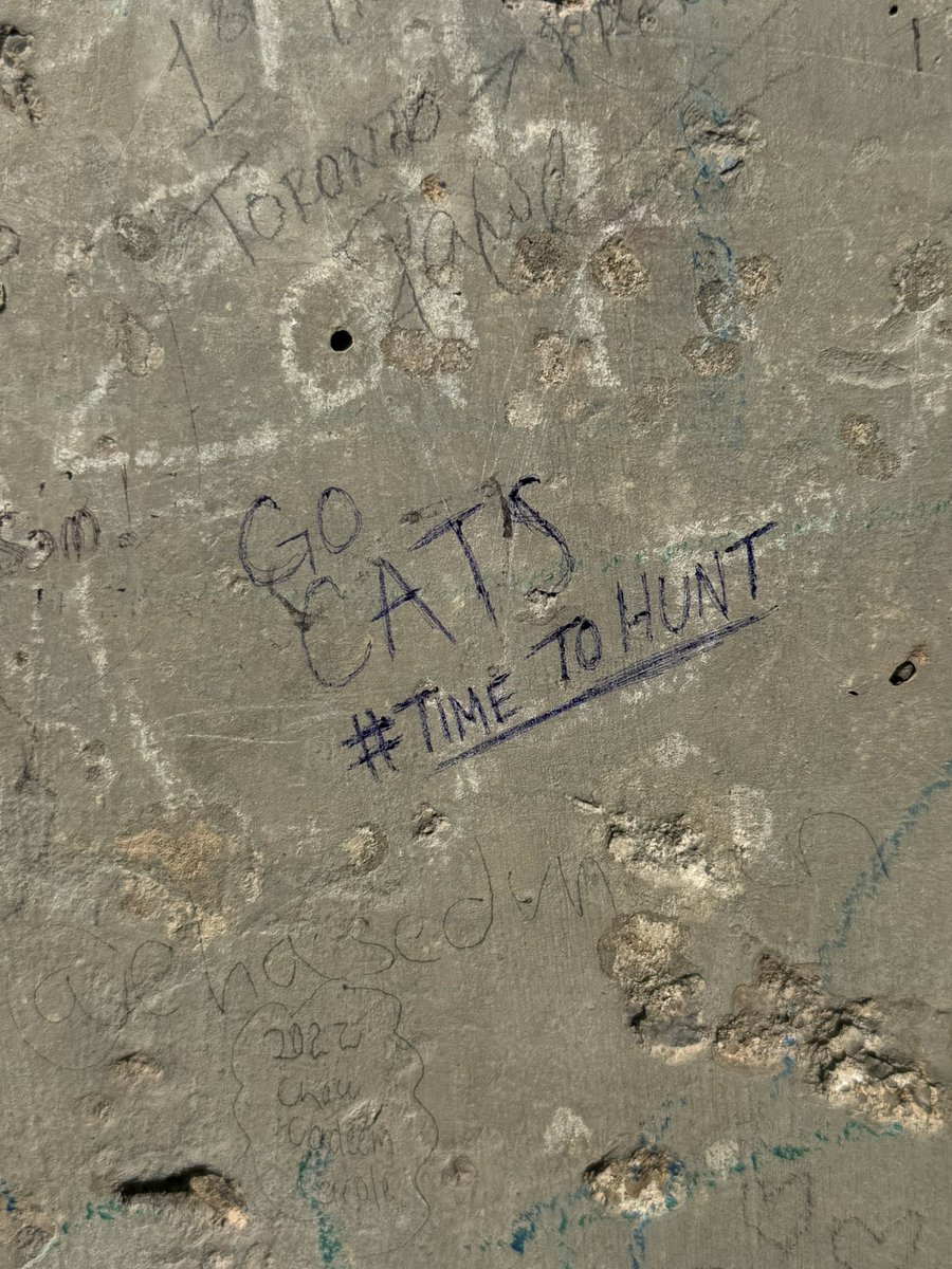 FLACatsCulture's tweet photo. Cannot go anywhere without repping my @FlaPanthers!
Today — I took my family to the journey behind the Falls in Niagara Falls, Ontario, Canada 🍁
Ekblad (RR 2.0): Niagara Falls 🇨🇦
Lundell (Home): Sydney 🇦🇺
Barkov (Home): Grindelwald🇨🇭
#TimeToHunt around the world 🌎 https://t.co/TSbvPXRBrQ