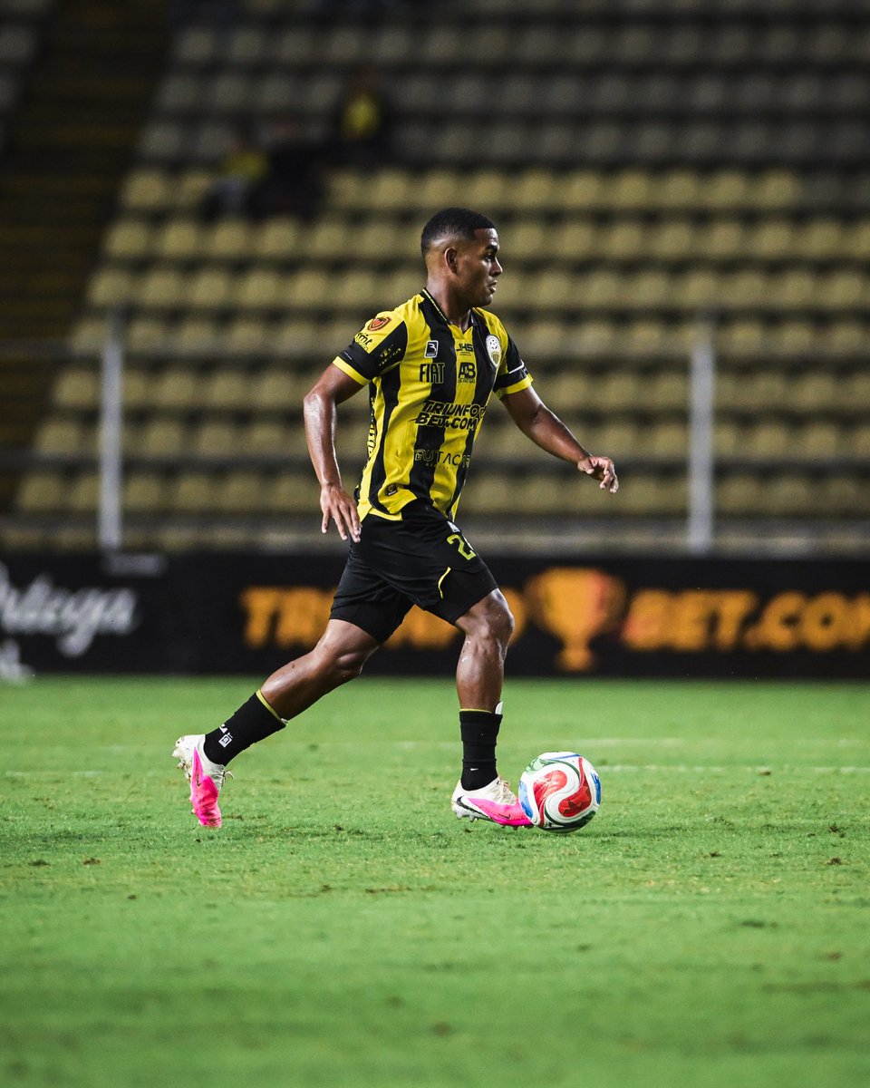 LigaFUTVE's tweet photo. 🆕 • Jeferson Caraballo sumó sus primeros minutos con @DvoTachira 

👀 • Cuatro días después de su llegada, el volante de 24 años ingresó al minuto 69’ en la victoria 1-0 ante Portuguesa, dejando buenas sensaciones 

#LigaFUTVETriunfobet https://t.co/AMlnfHq5XB