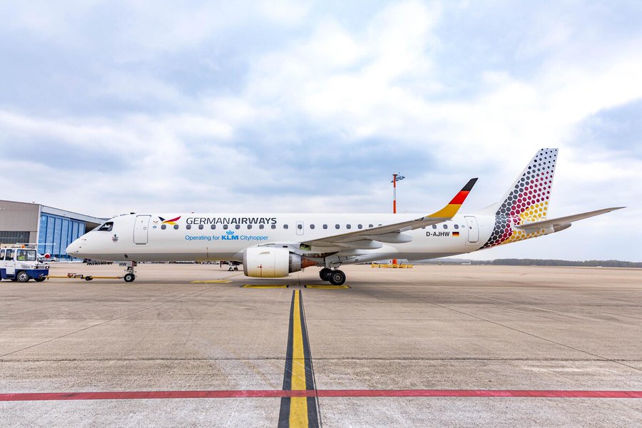 AvSourceNews's tweet photo. German Airways has completed the acquisition and financing of five Embraer E190 regional jets, marking a further step in its fleet modernisation and expansion plan.

https://t.co/av5vL8bU3H

#GermanAirways #Embraer #E190 #avgeek #aviation https://t.co/rTtmlB3y1U