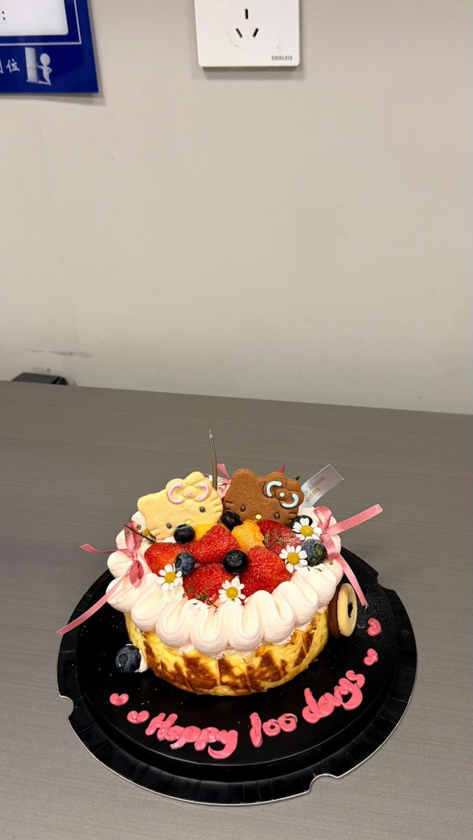 MaxCang_0317's tweet photo. 平淡如水的日常，需要甜品增添几分甜意！ https://t.co/yUX1lhSsMP