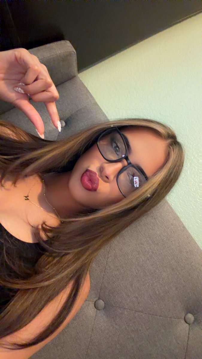 goddessnicole53's tweet photo. craving your money. 

findom https://t.co/ngQI5q7ssG