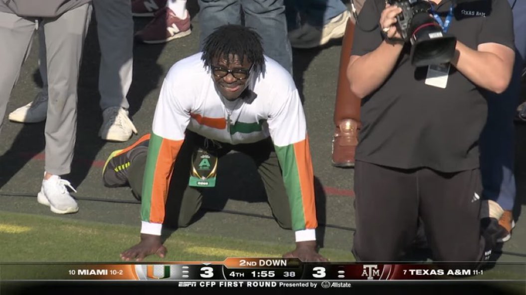 hennyhouston's tweet photo. @ZipsFB Me after i just called halfback pass on 4th &amp; 22 inside our own 25 yard line https://t.co/XZdxX99TsR